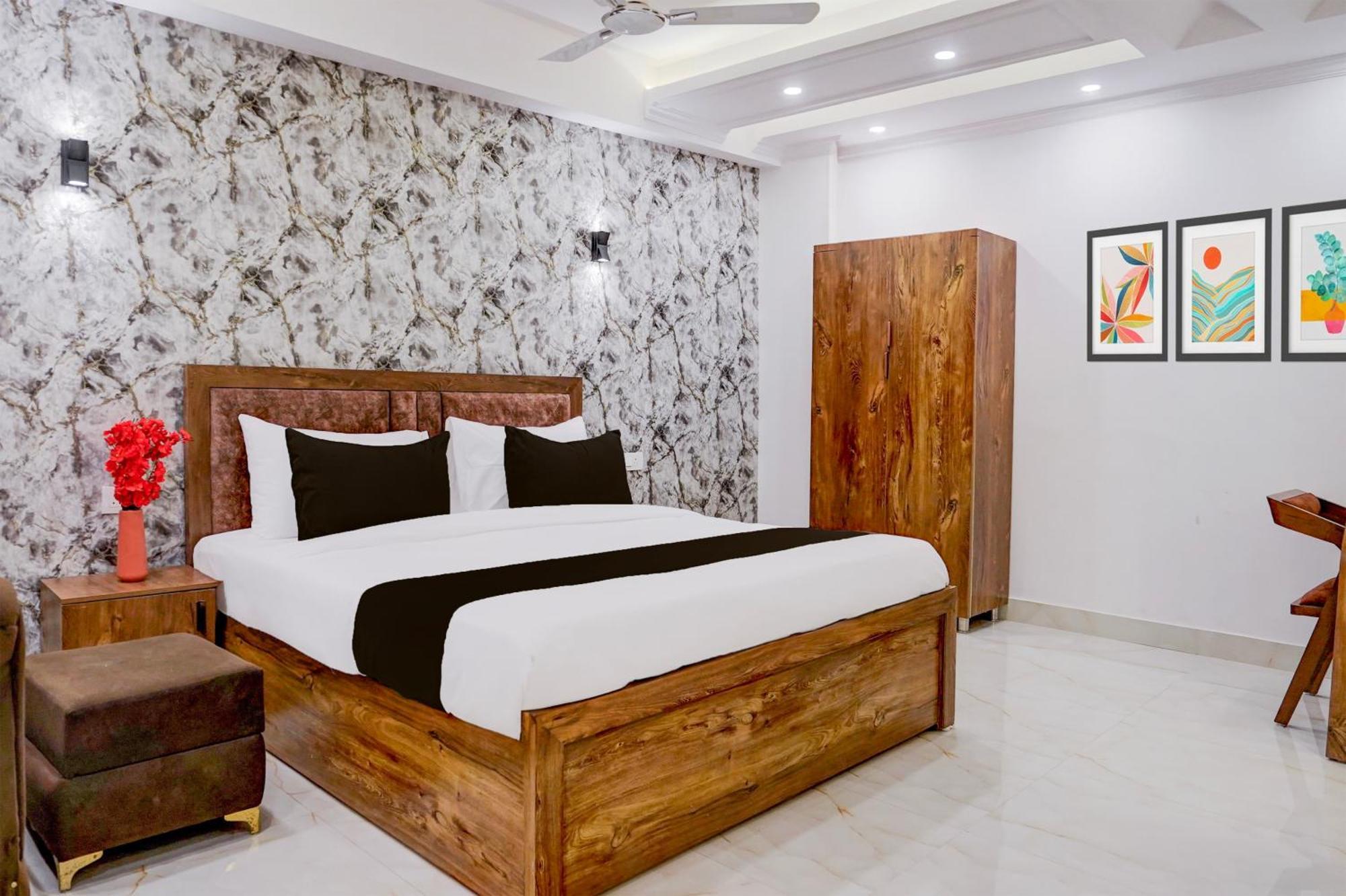 Townhouse Hotel Grand Emporio By Sbg Near Vaishali Metro Station Ghaziabad Buitenkant foto