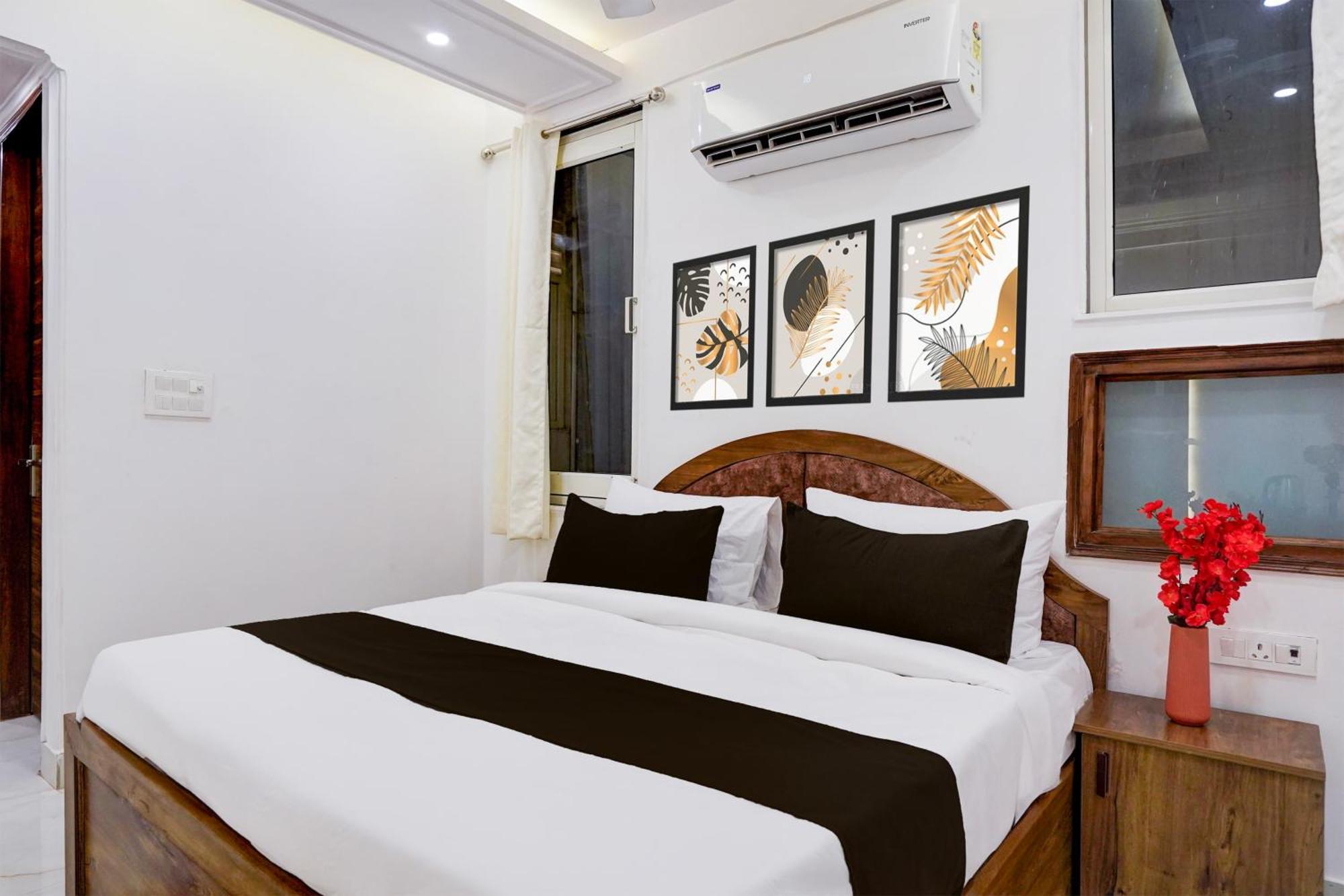 Townhouse Hotel Grand Emporio By Sbg Near Vaishali Metro Station Ghaziabad Buitenkant foto