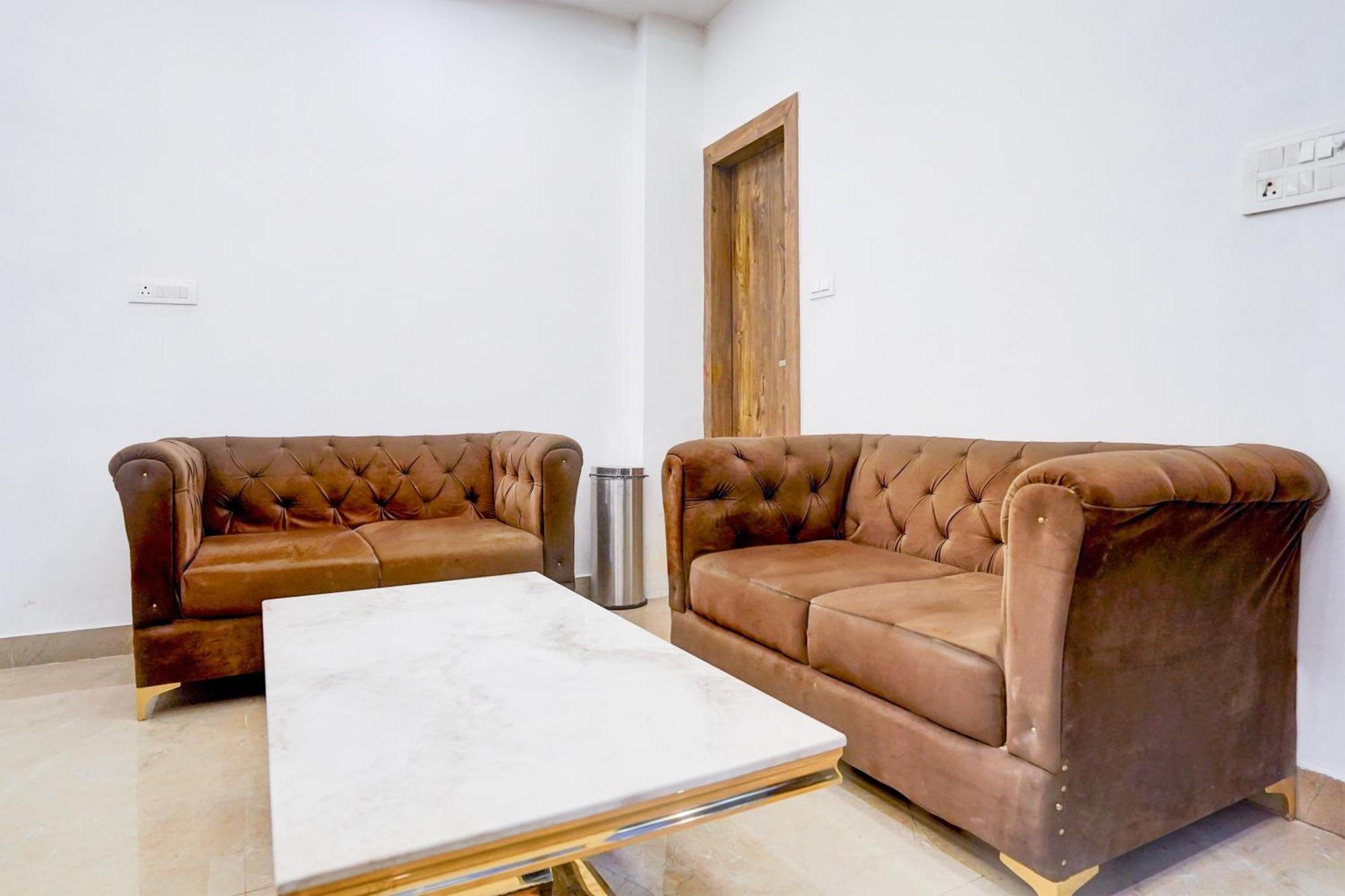 Townhouse Hotel Grand Emporio By Sbg Near Vaishali Metro Station Ghaziabad Buitenkant foto